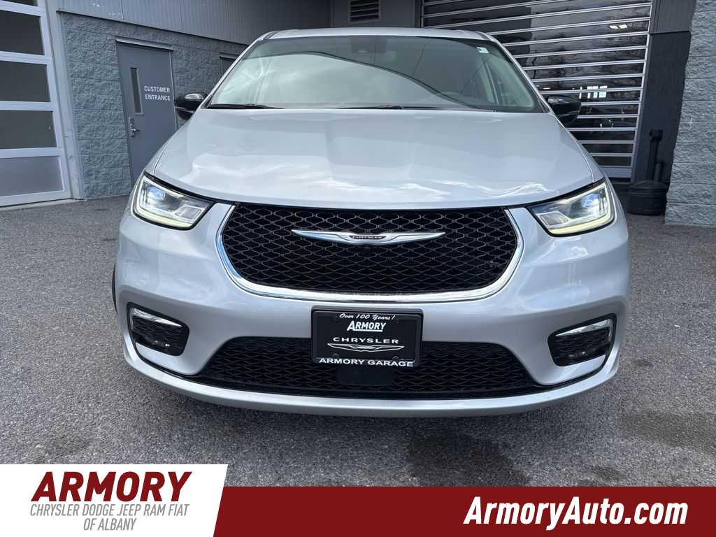 Thumbnail: 2024 Chrysler Pacifica - 2
