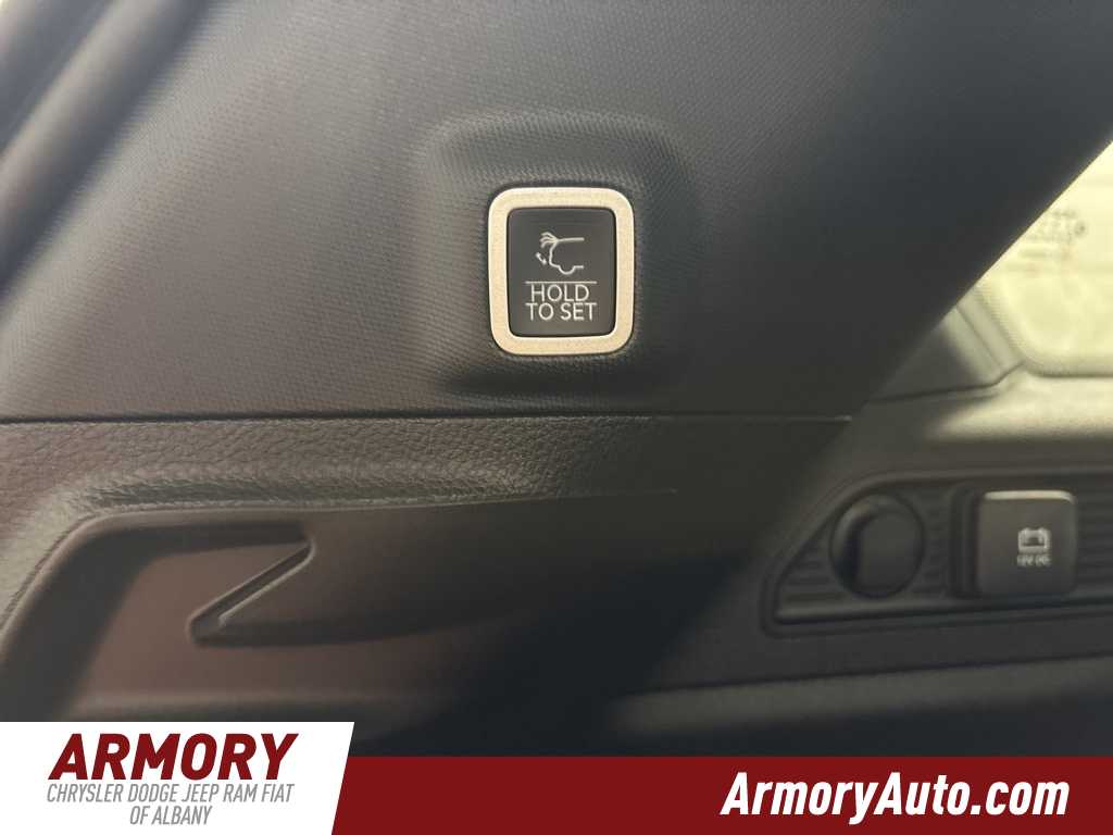 Thumbnail: 2025 Jeep Grand Cherokee - 24