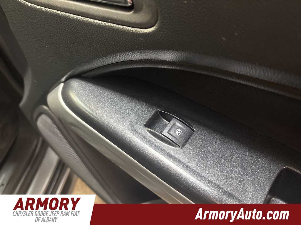 Thumbnail: 2022 Chevrolet Colorado - 33