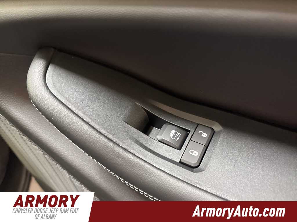 Thumbnail: 2025 Jeep Grand Cherokee - 39