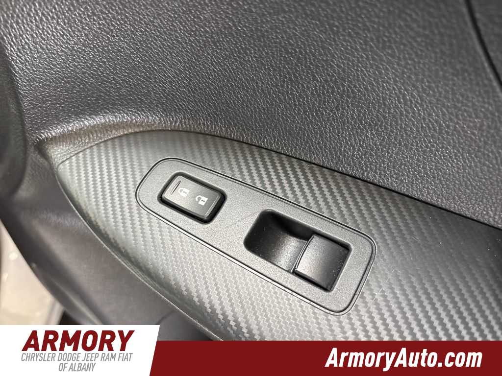 Thumbnail: 2024 Mitsubishi Eclipse Cross - 36