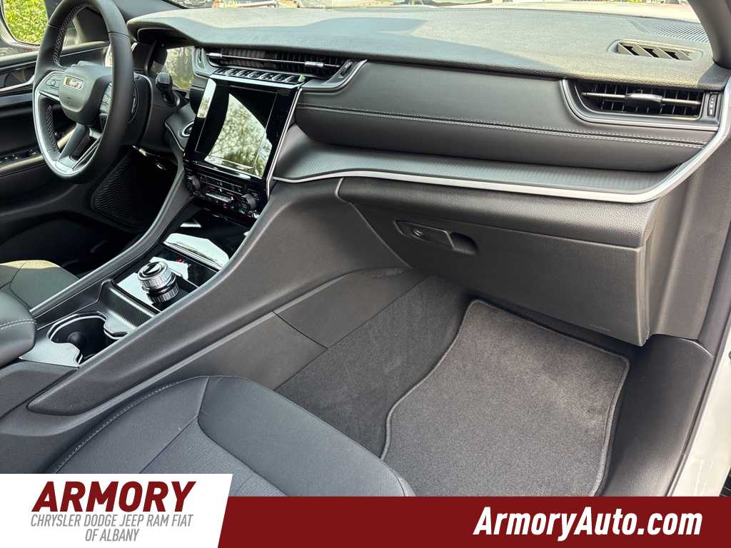 Thumbnail: 2025 Jeep Grand Cherokee L - 34