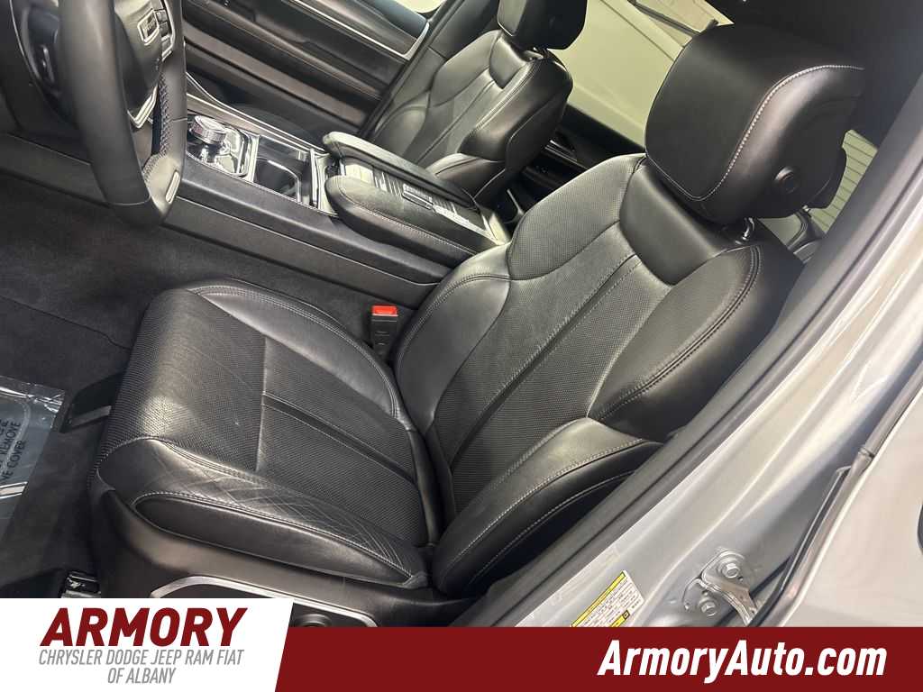 Thumbnail: 2024 Jeep Wagoneer - 14