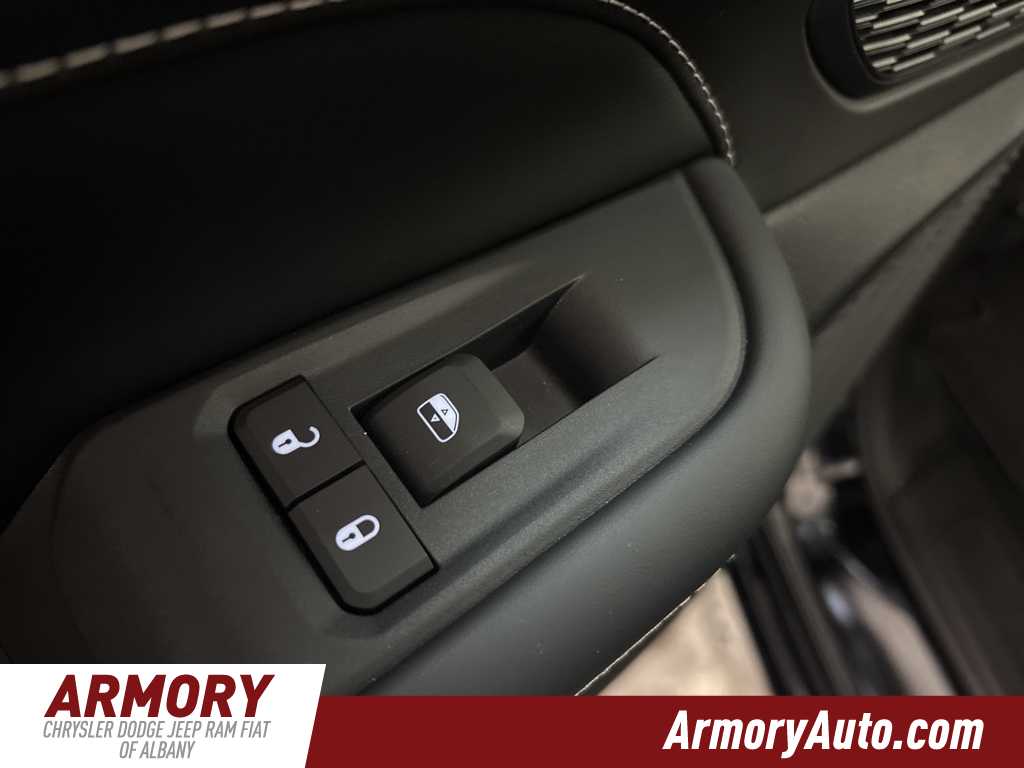 Thumbnail: 2026 Jeep Grand Cherokee - 30