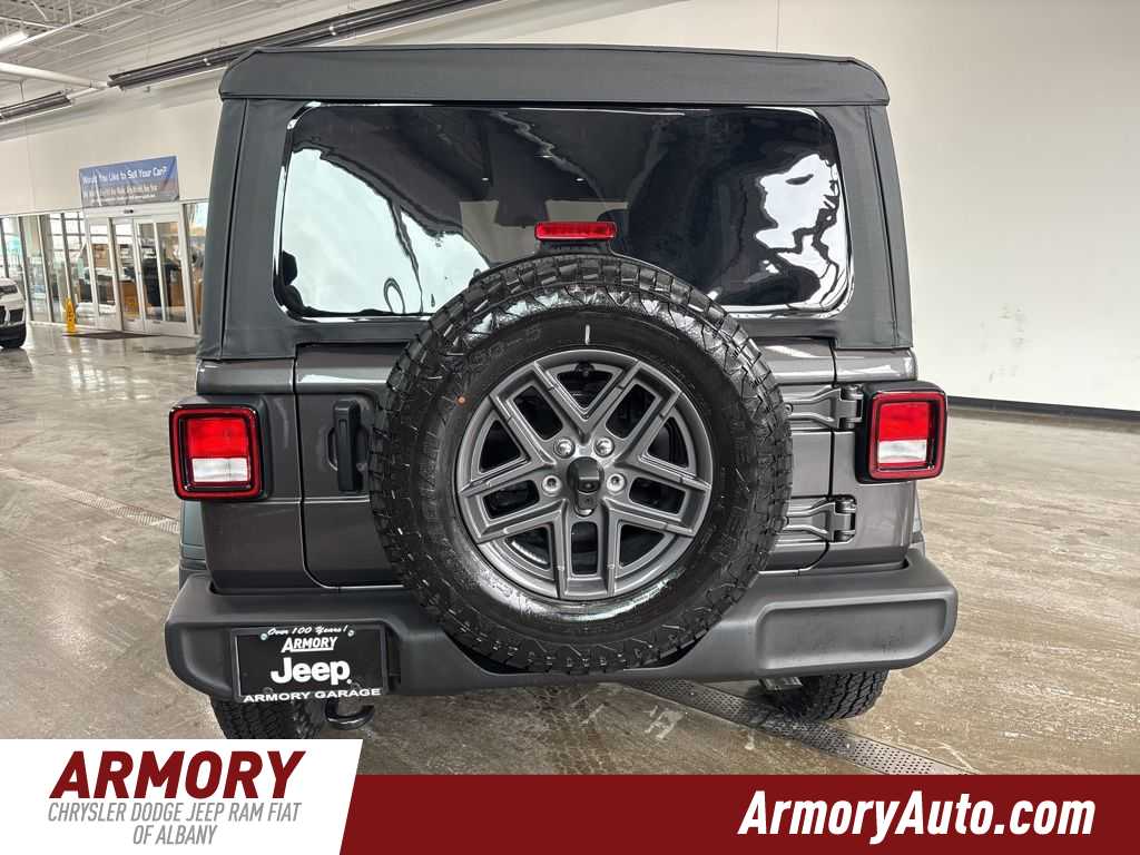 Thumbnail: 2026 Jeep Wrangler - 5