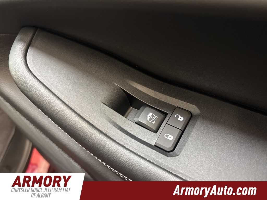 Thumbnail: 2025 Jeep Grand Cherokee - 35