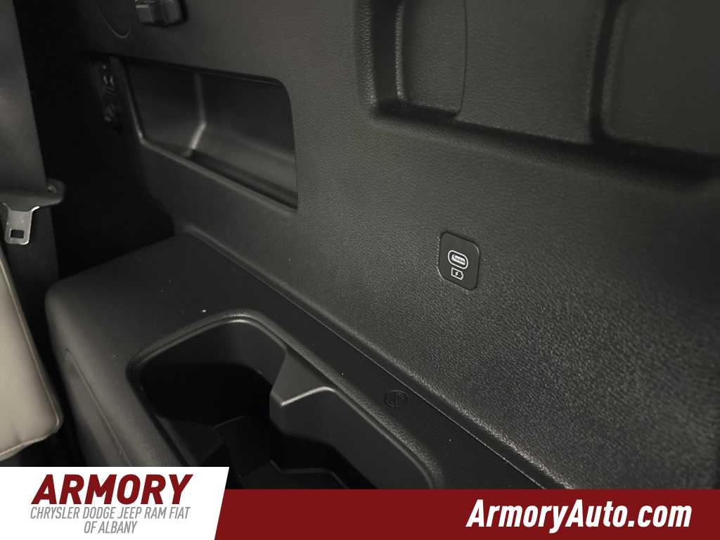 Thumbnail: 2023 Kia Telluride - 30