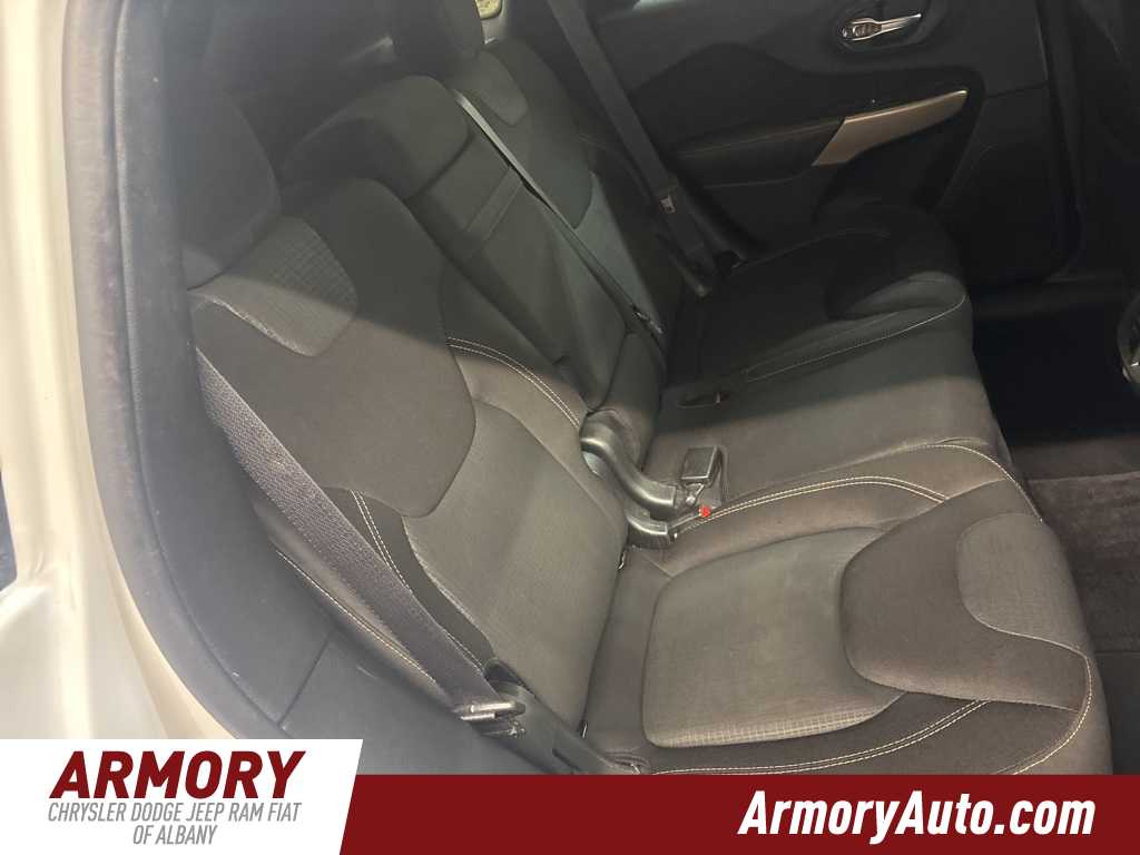 Thumbnail: 2017 Jeep Cherokee - 30