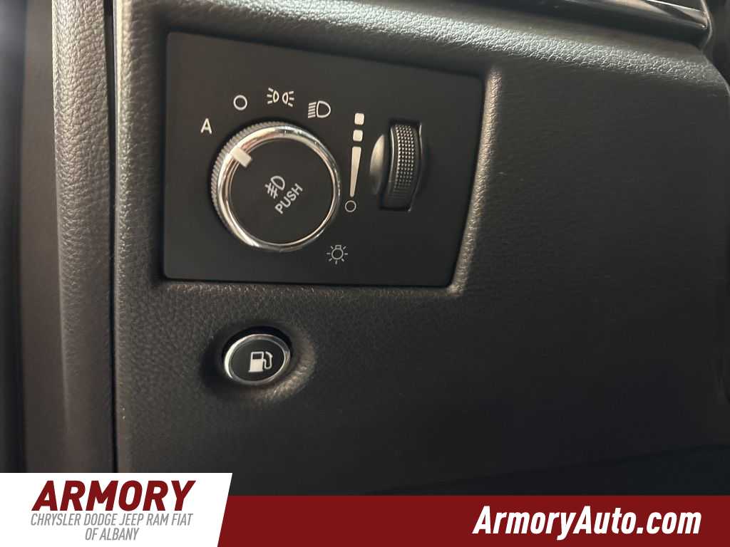 Thumbnail: 2020 Jeep Grand Cherokee - 11