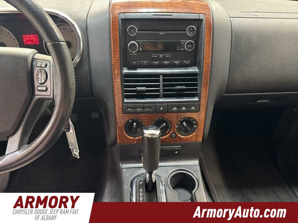 Thumbnail: 2010 Ford Explorer - 17