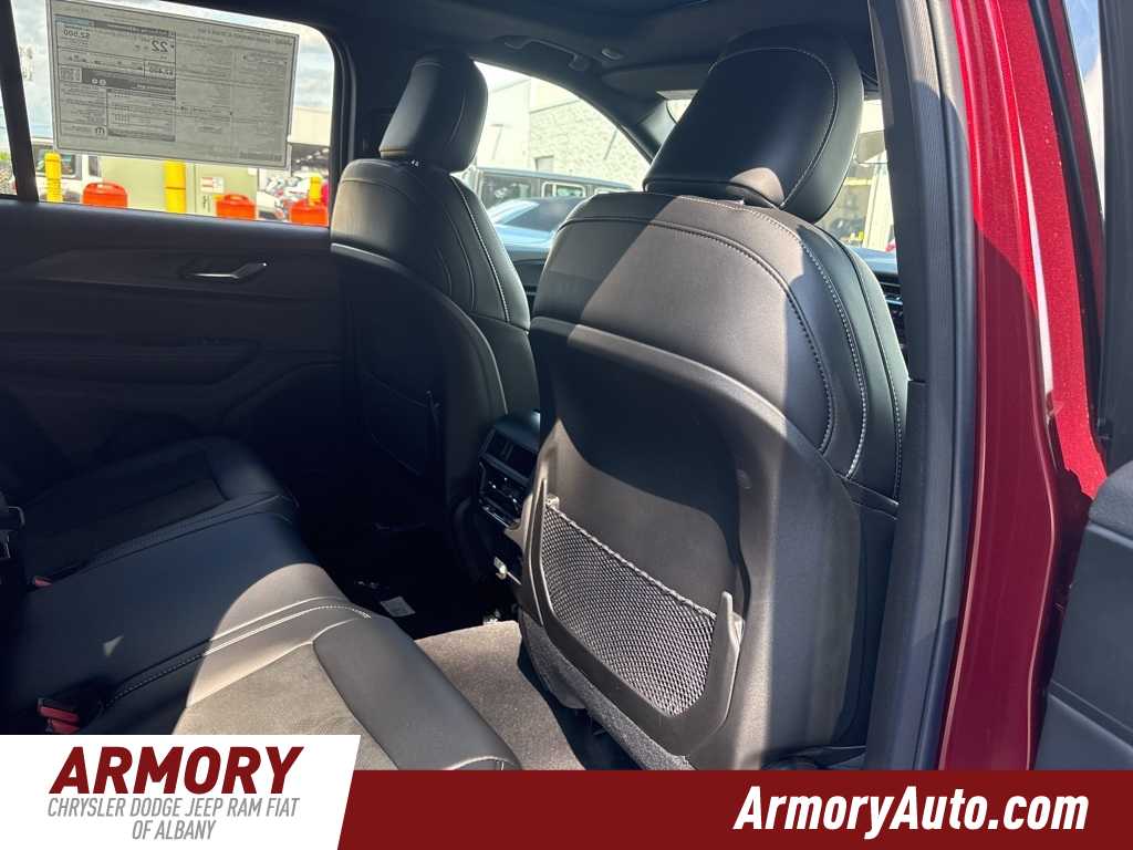 Thumbnail: 2025 Jeep Grand Cherokee - 24