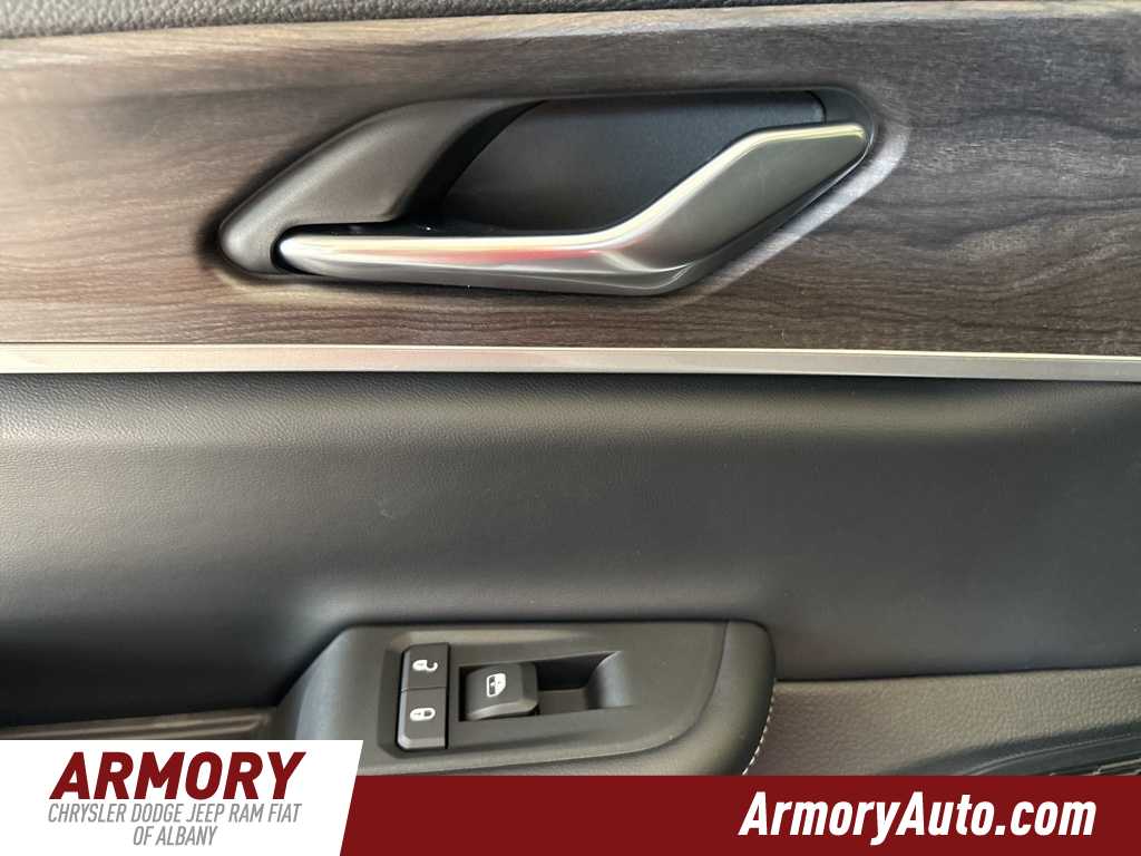 Thumbnail: 2025 Jeep Grand Cherokee - 24