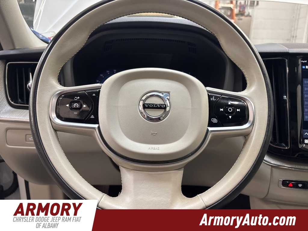 Thumbnail: 2024 Volvo XC60 - 14