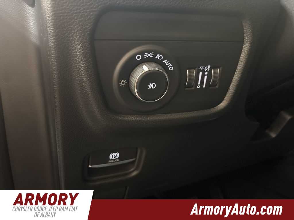 Thumbnail: 2025 Jeep Grand Cherokee - 11