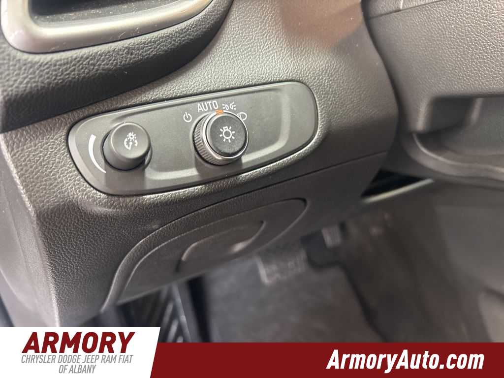 Thumbnail: 2020 Chevrolet Trax - 10