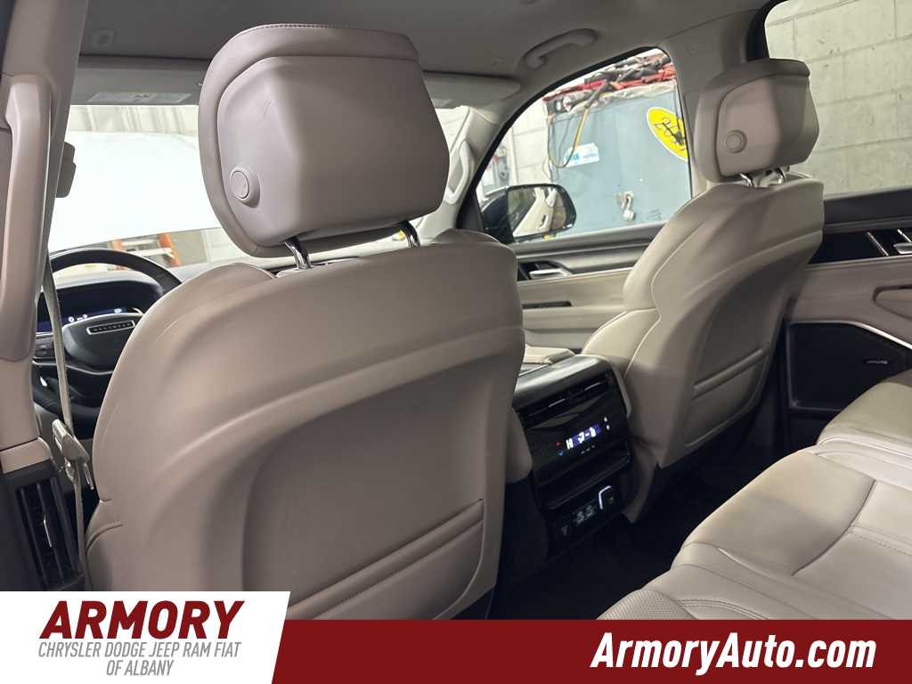 Thumbnail: 2024 Jeep Wagoneer - 27