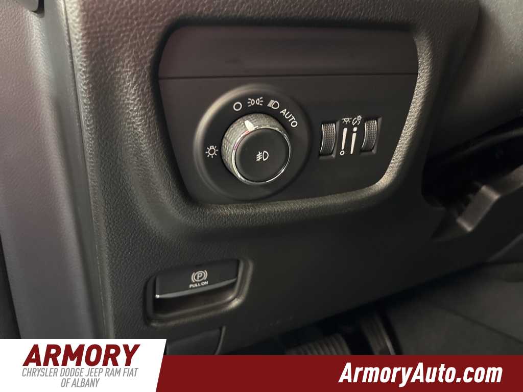 Thumbnail: 2025 Jeep Grand Cherokee - 12