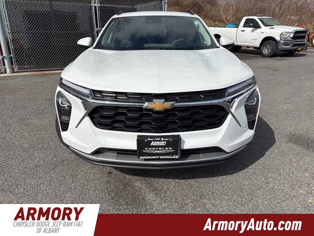 Thumbnail: 2025 Chevrolet Trax - 2