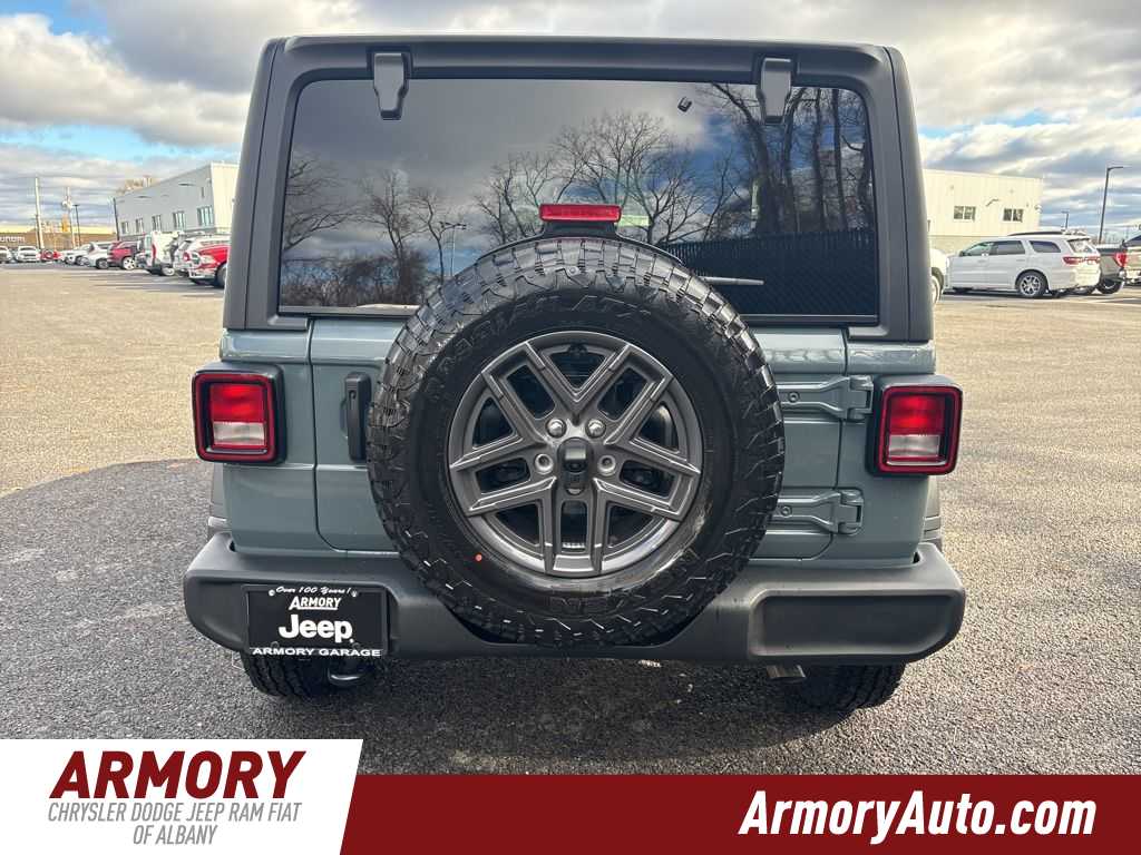 Thumbnail: 2026 Jeep Wrangler - 5