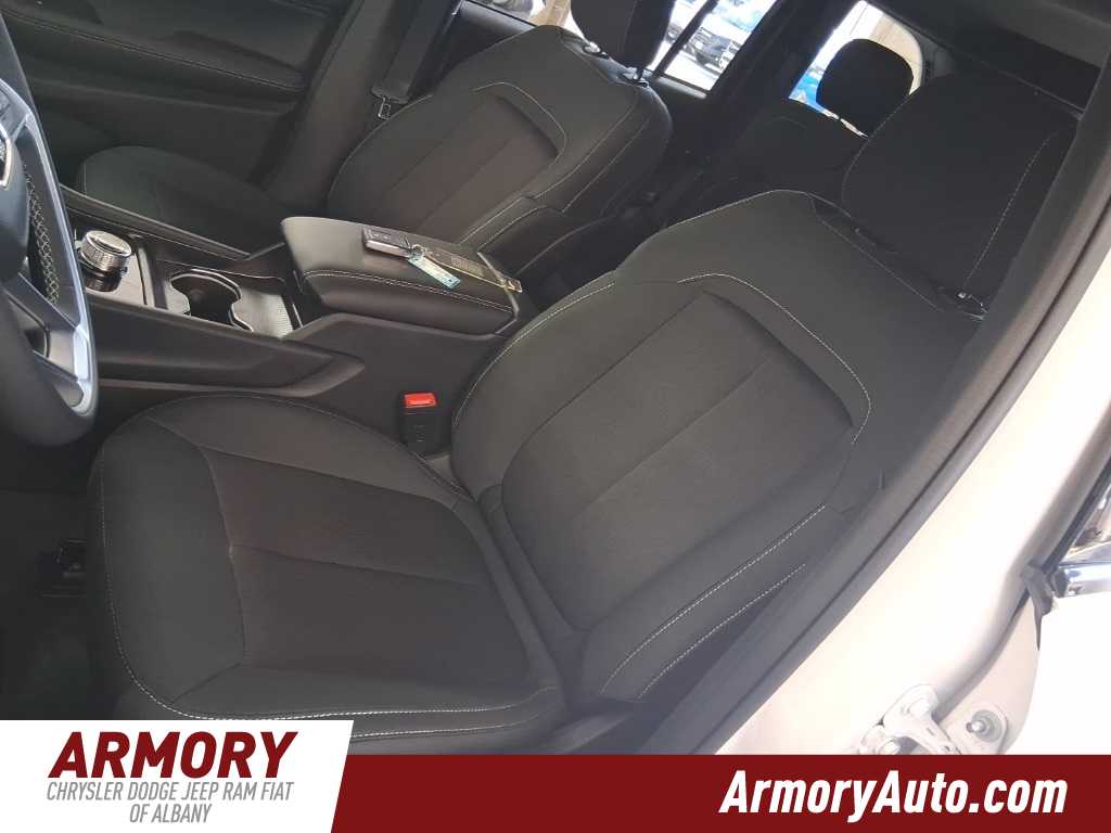 Thumbnail: 2025 Jeep Grand Cherokee - 10