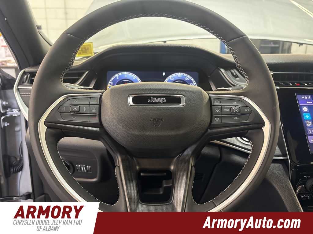 Thumbnail: 2026 Jeep Grand Cherokee - 14