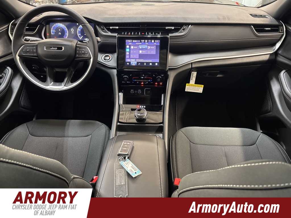 Thumbnail: 2025 Jeep Grand Cherokee - 35