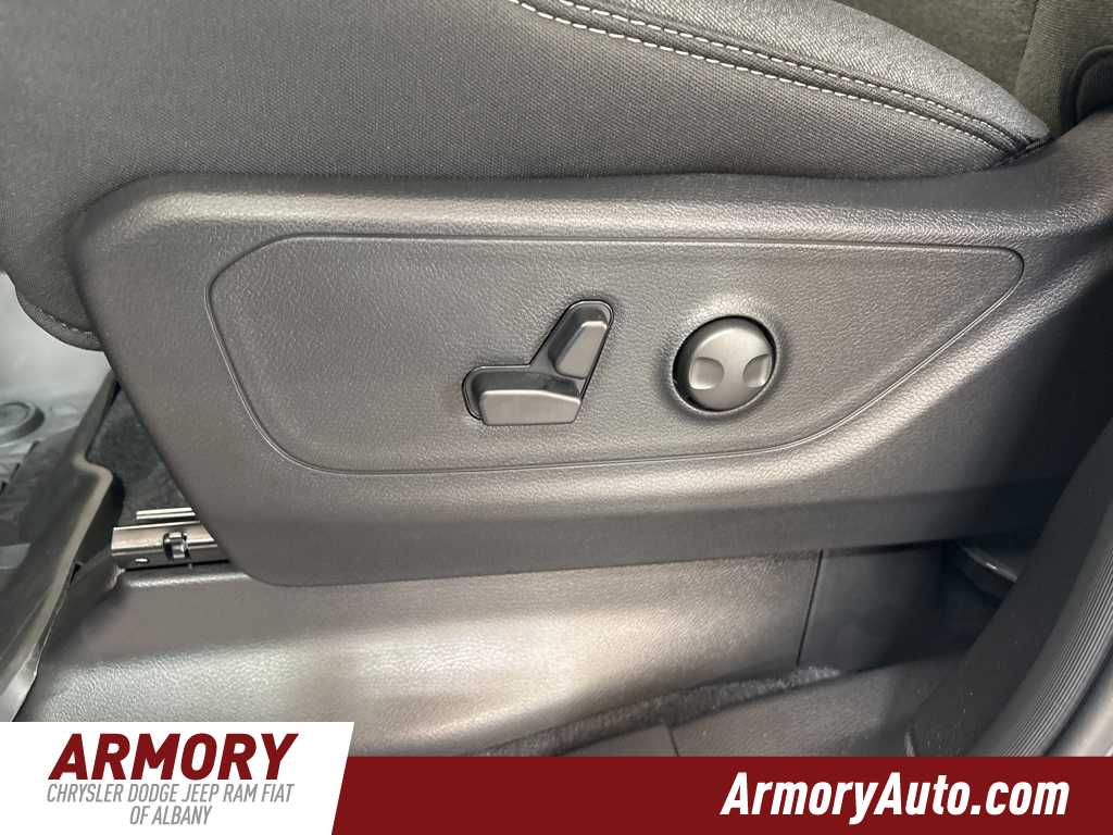 Thumbnail: 2026 RAM 1500 - 13