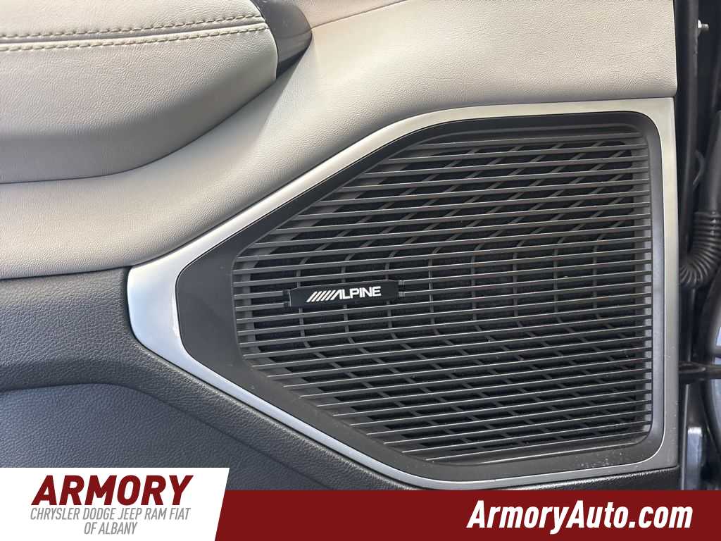 Thumbnail: 2023 Jeep Wagoneer - 25