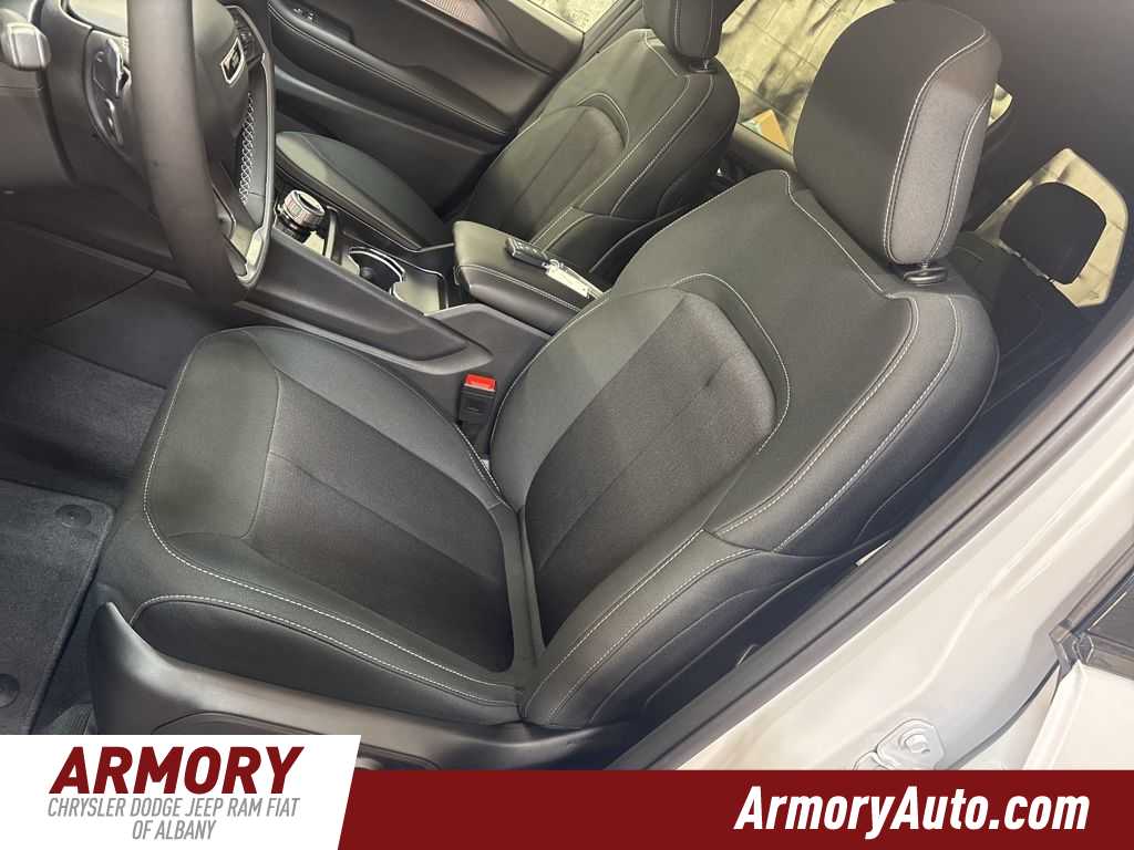 Thumbnail: 2026 Jeep Grand Cherokee - 12