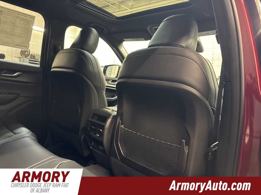 Thumbnail: 2025 Jeep Grand Cherokee - 31