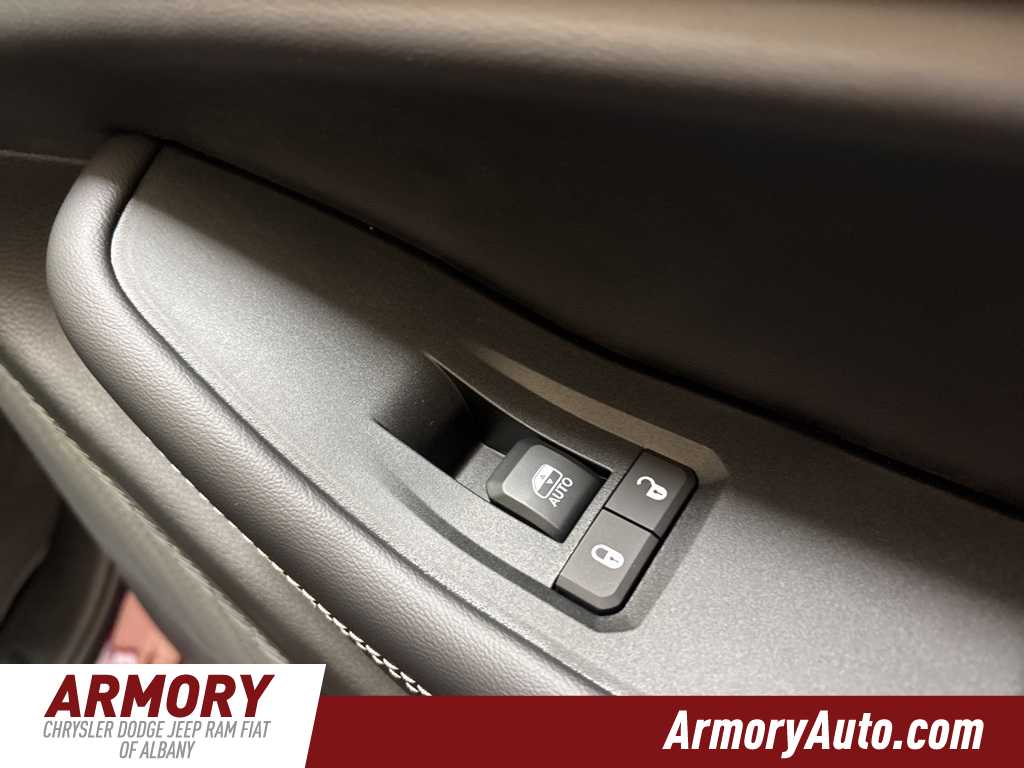 Thumbnail: 2025 Jeep Grand Cherokee L - 40