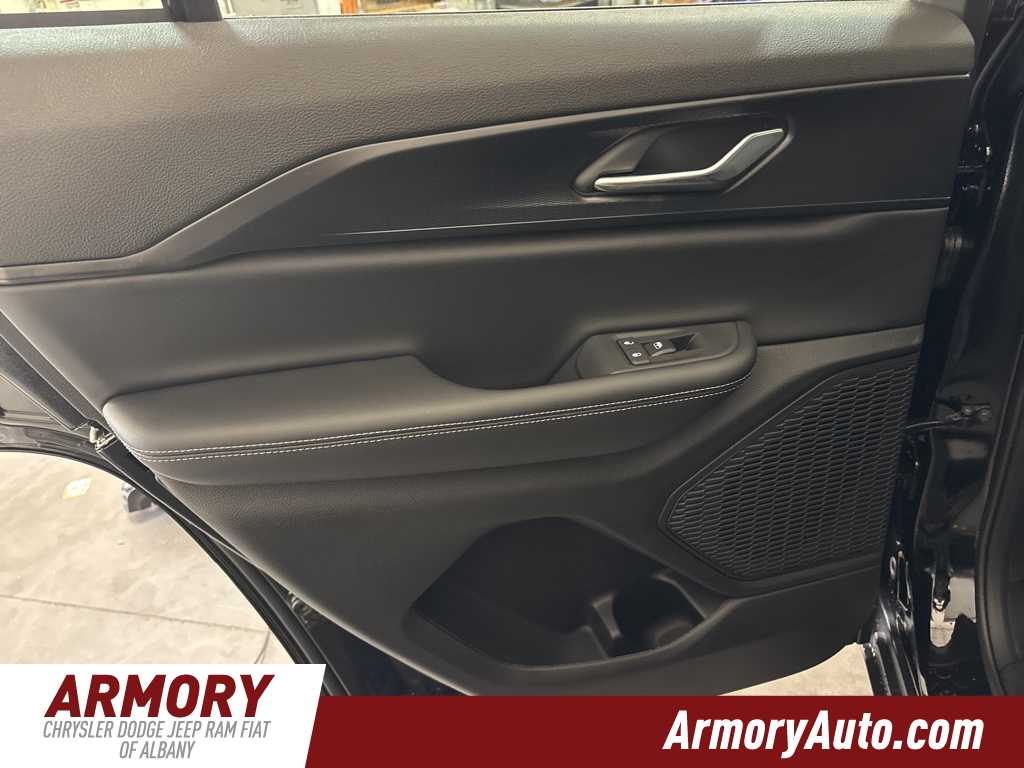 Thumbnail: 2025 Jeep Grand Cherokee - 23