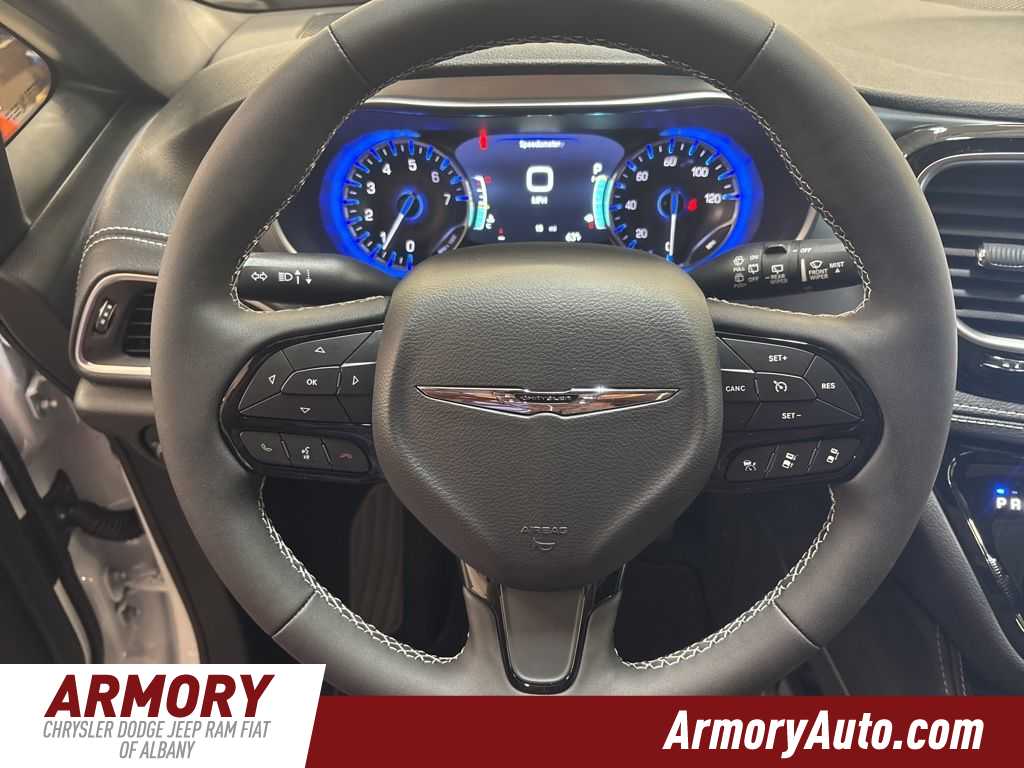 Thumbnail: 2026 Chrysler Pacifica - 13