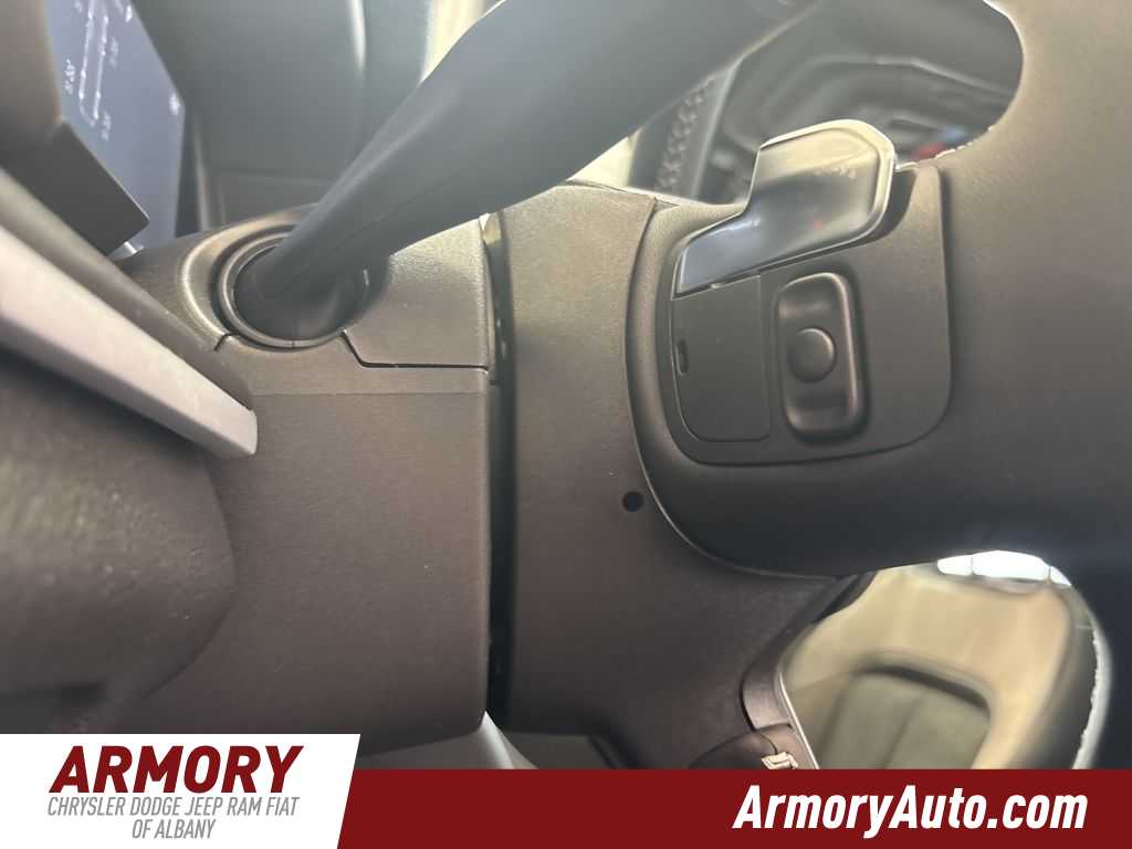 Thumbnail: 2025 Jeep Grand Cherokee - 11