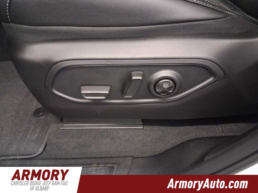 Thumbnail: 2025 Jeep Grand Cherokee - 11