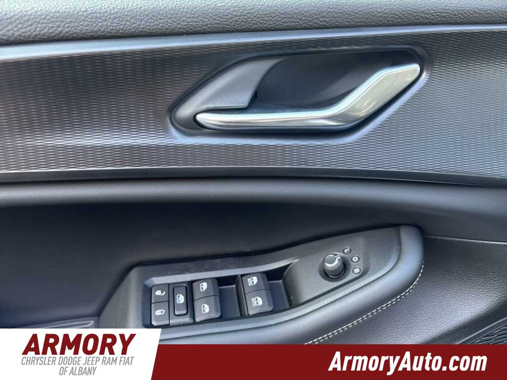 Thumbnail: 2025 Jeep Grand Cherokee - 8