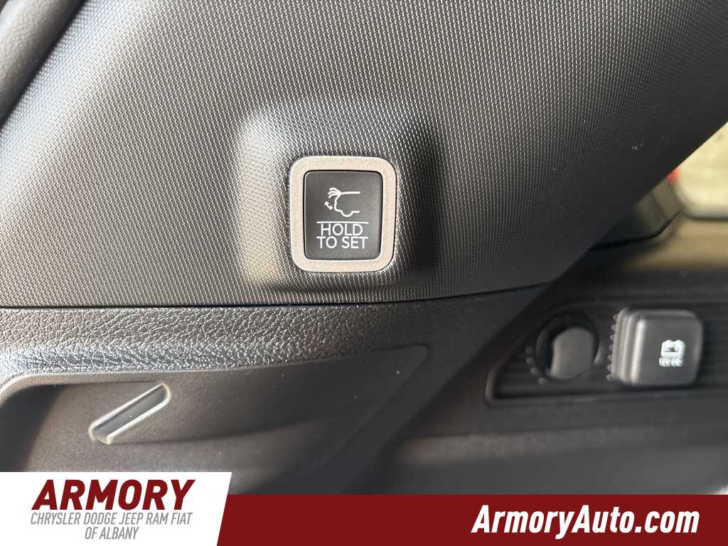 Thumbnail: 2025 Jeep Grand Cherokee - 29