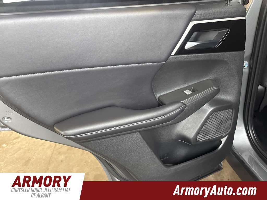 Thumbnail: 2022 Mitsubishi Outlander - 27