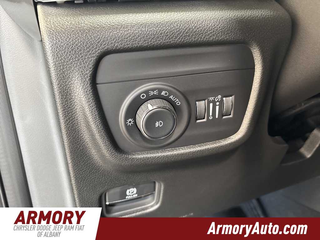 Thumbnail: 2025 Jeep Grand Cherokee - 12