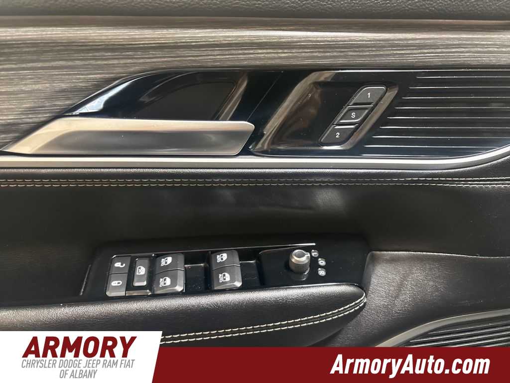 Thumbnail: 2024 Jeep Wagoneer - 9