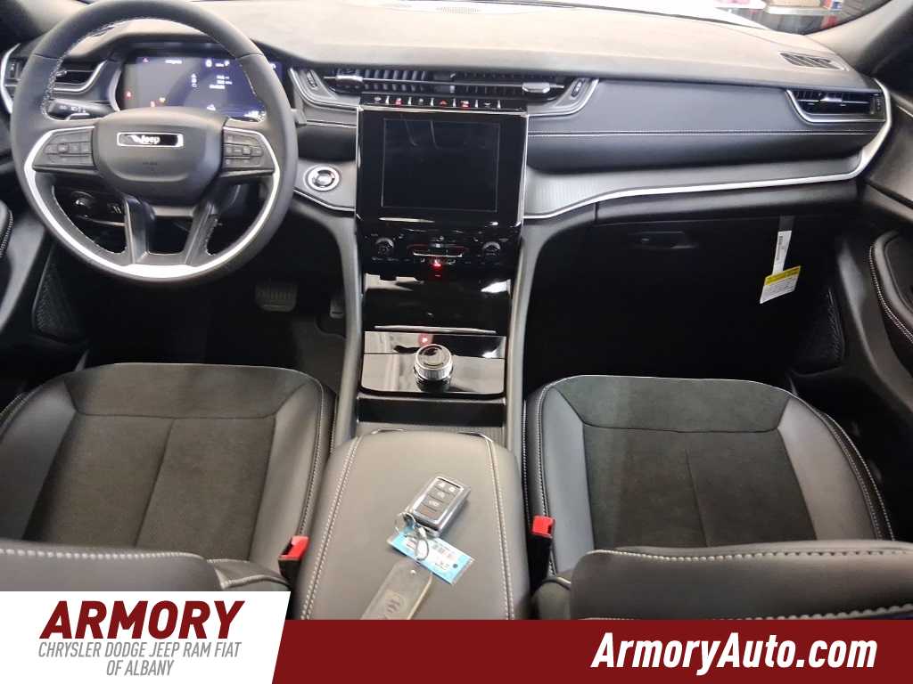 Thumbnail: 2025 Jeep Grand Cherokee - 30