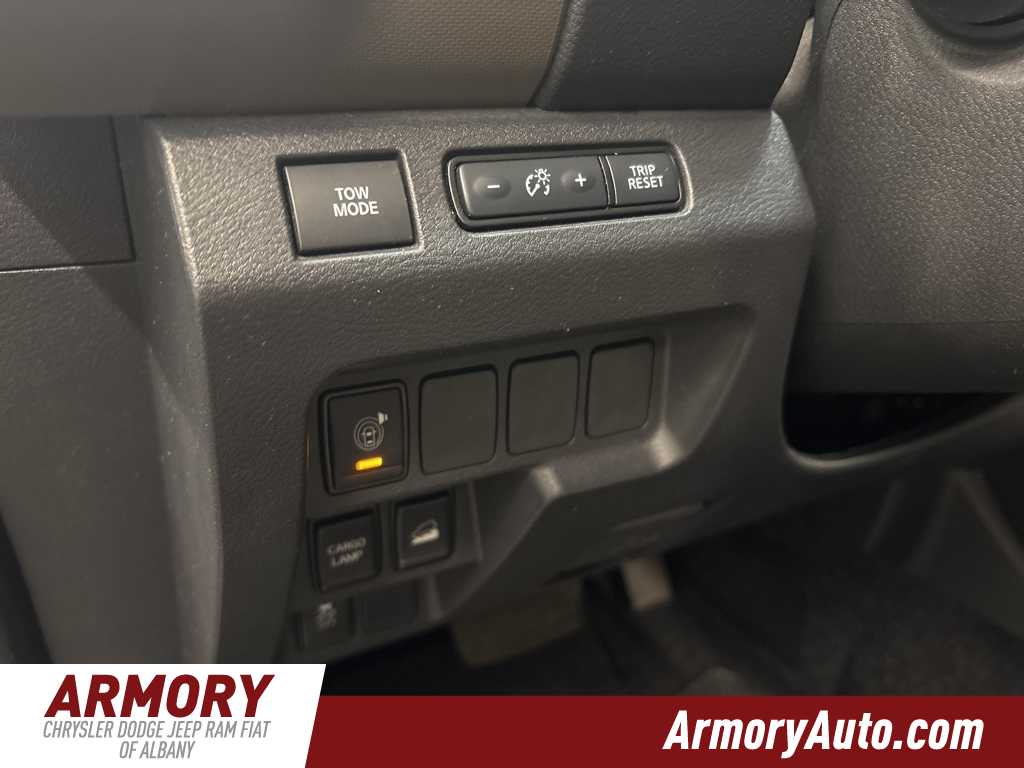 Thumbnail: 2022 Nissan Frontier - 10