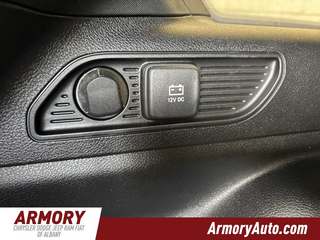 Thumbnail: 2025 Jeep Grand Cherokee - 25