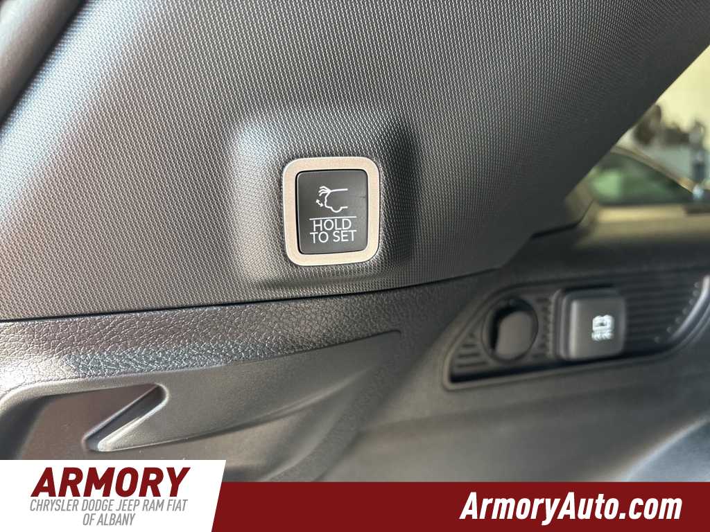 Thumbnail: 2025 Jeep Grand Cherokee - 24