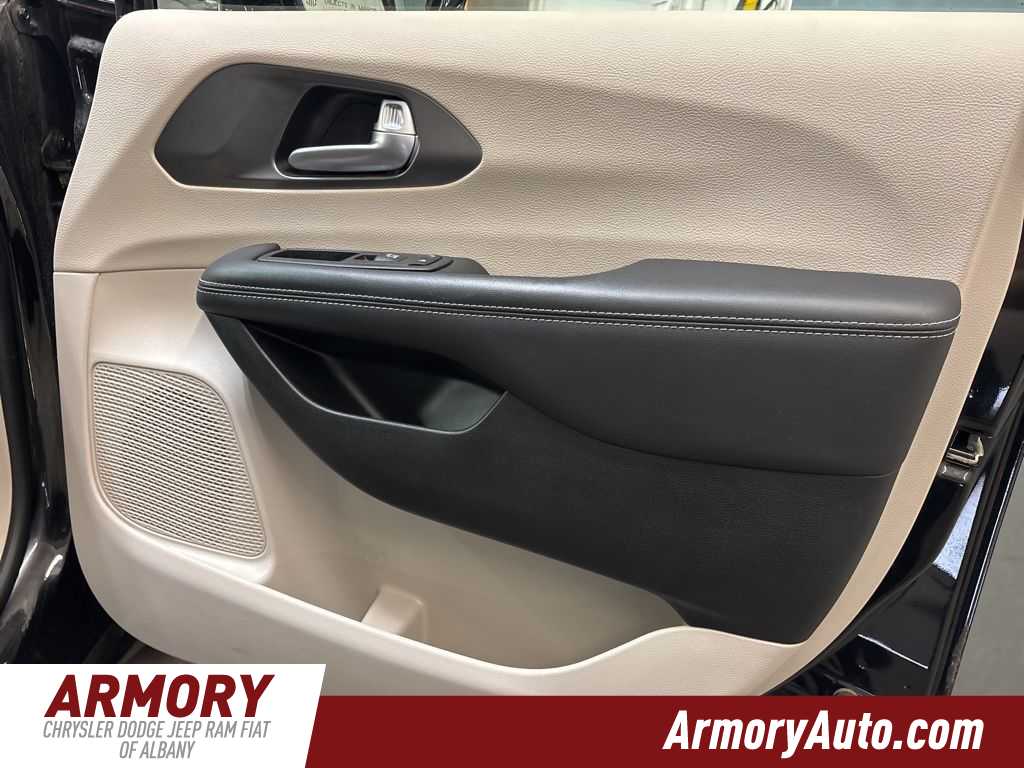 Thumbnail: 2024 Chrysler Pacifica - 41