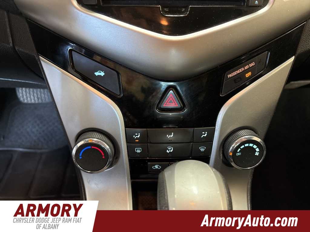 Thumbnail: 2015 Chevrolet Cruze - 15