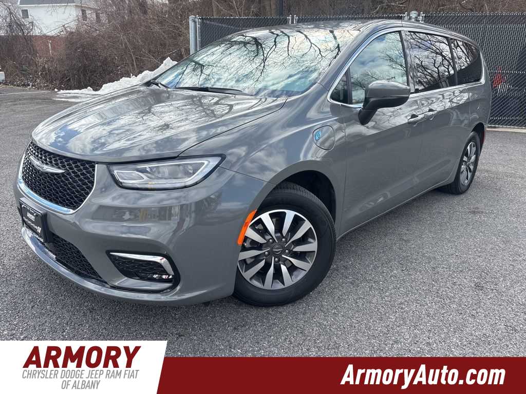 Thumbnail: 2023 Chrysler Pacifica - 1