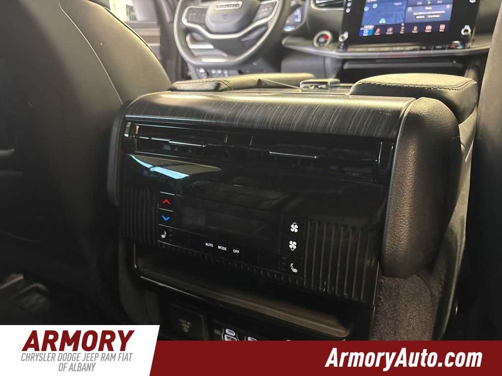 Thumbnail: 2024 Jeep Wagoneer - 42