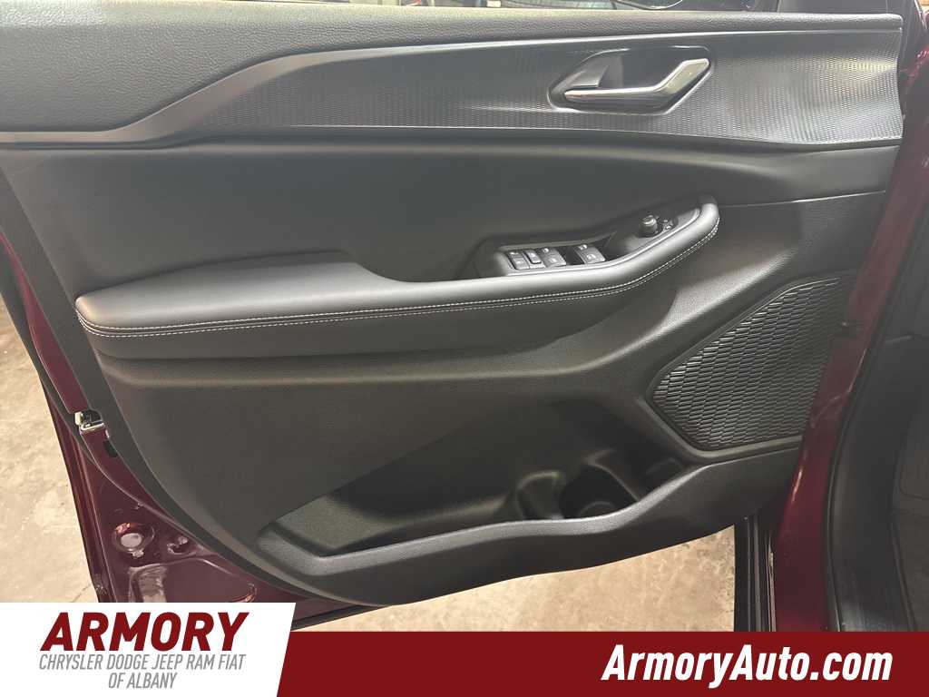 Thumbnail: 2025 Jeep Grand Cherokee - 7