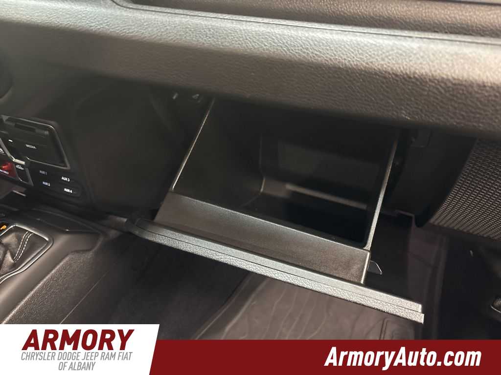 Thumbnail: 2024 Jeep Wrangler - 34